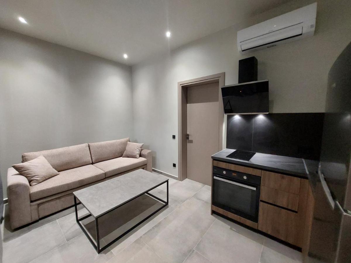 Rea'S Luxury Apartments Stoúpa Exteriér fotografie