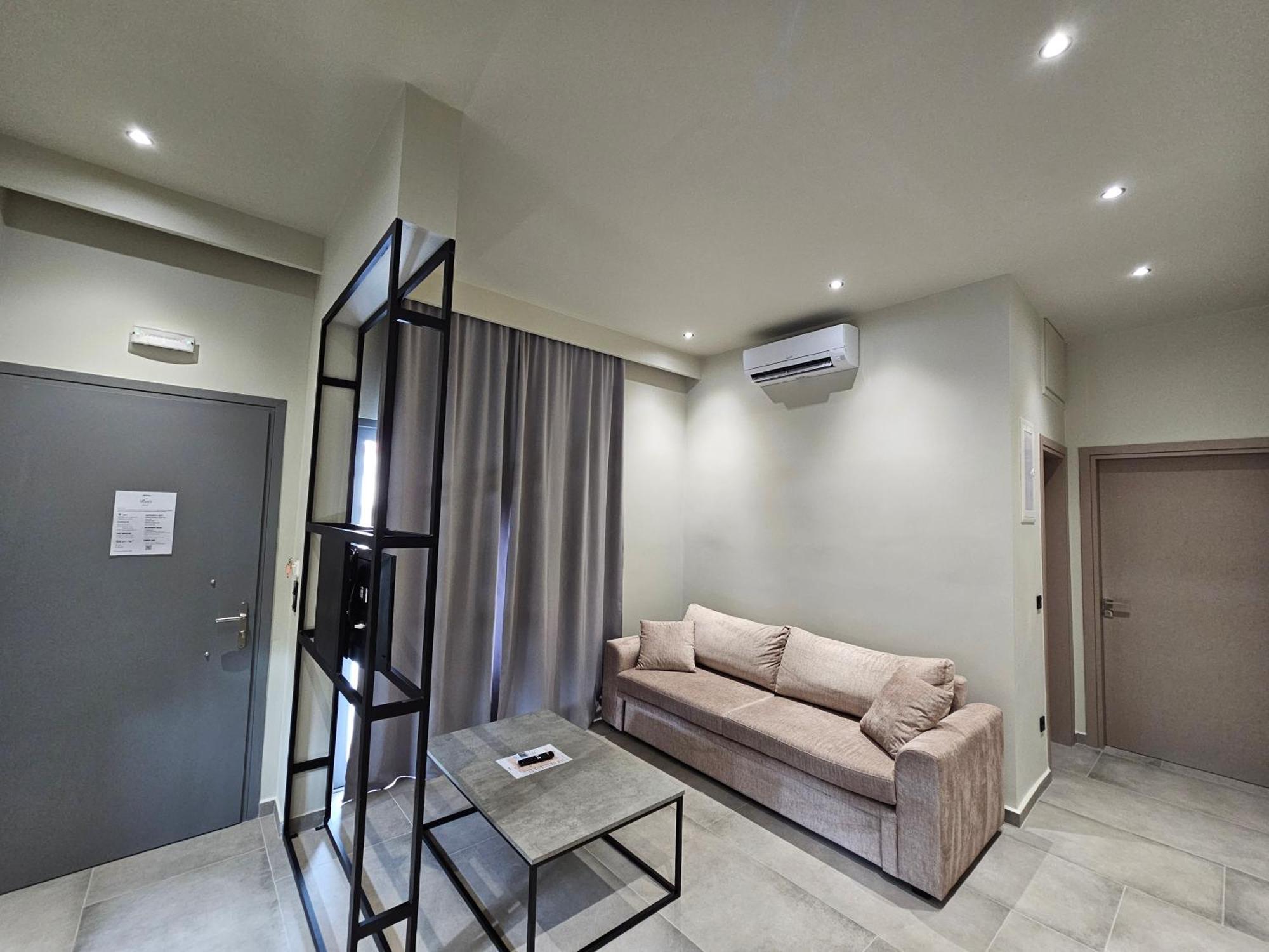 Rea'S Luxury Apartments Stoúpa Exteriér fotografie